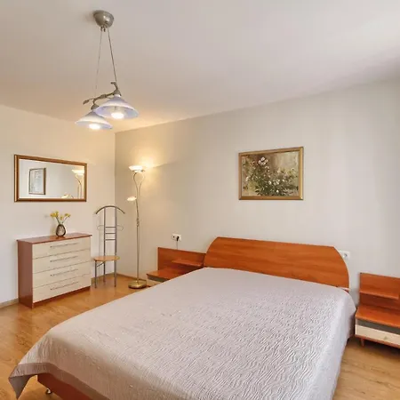 With Air Conditioning In The Center