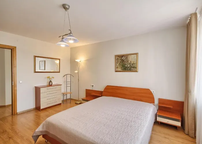 With Air Conditioning In The Center