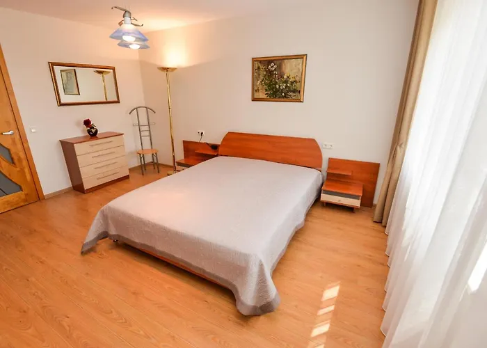 With Air Conditioning In The Center *