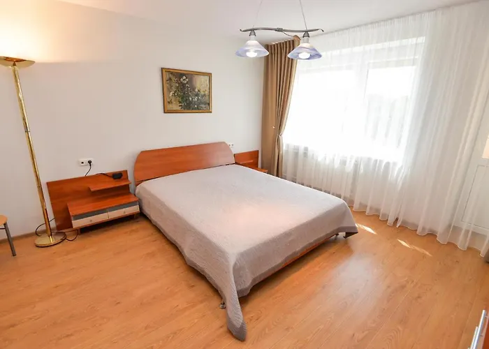 With Air Conditioning In The Center *